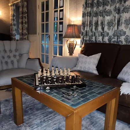 לינה וארוחת בוקר Sea Dew 4*